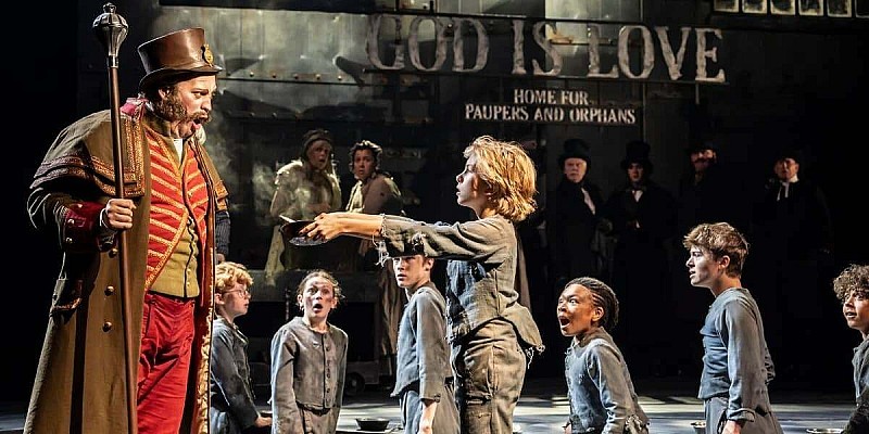 Oplev magien i Oliver! musicalen i London – Book billetter nu!